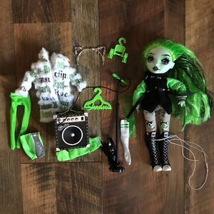 Rainbow Vision Shadow High Neon HARLEY LIMESTONE Doll Green Fashion Accessories
